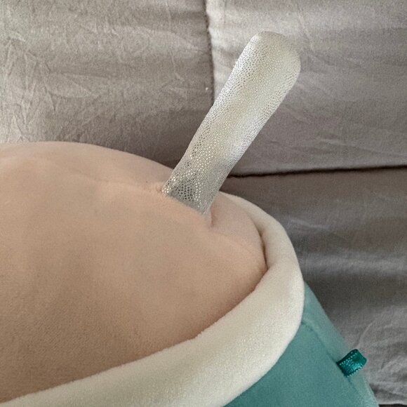 LIKE NEW, Squishmallows Jakarria The Blue Bobba Tea - retails $40 - Picture 4 of 9